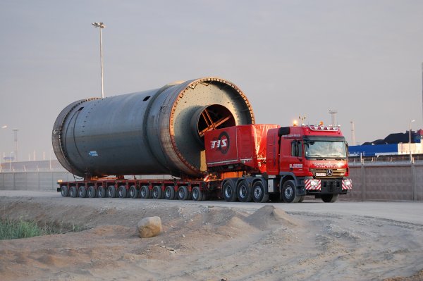 Road haulage of oversized cargoes 1
